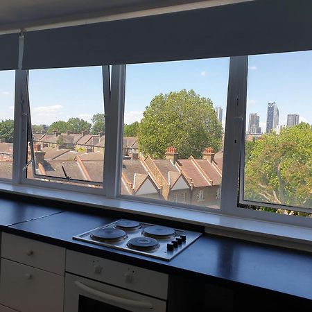 Double Room In Private Apartment London Eksteriør billede