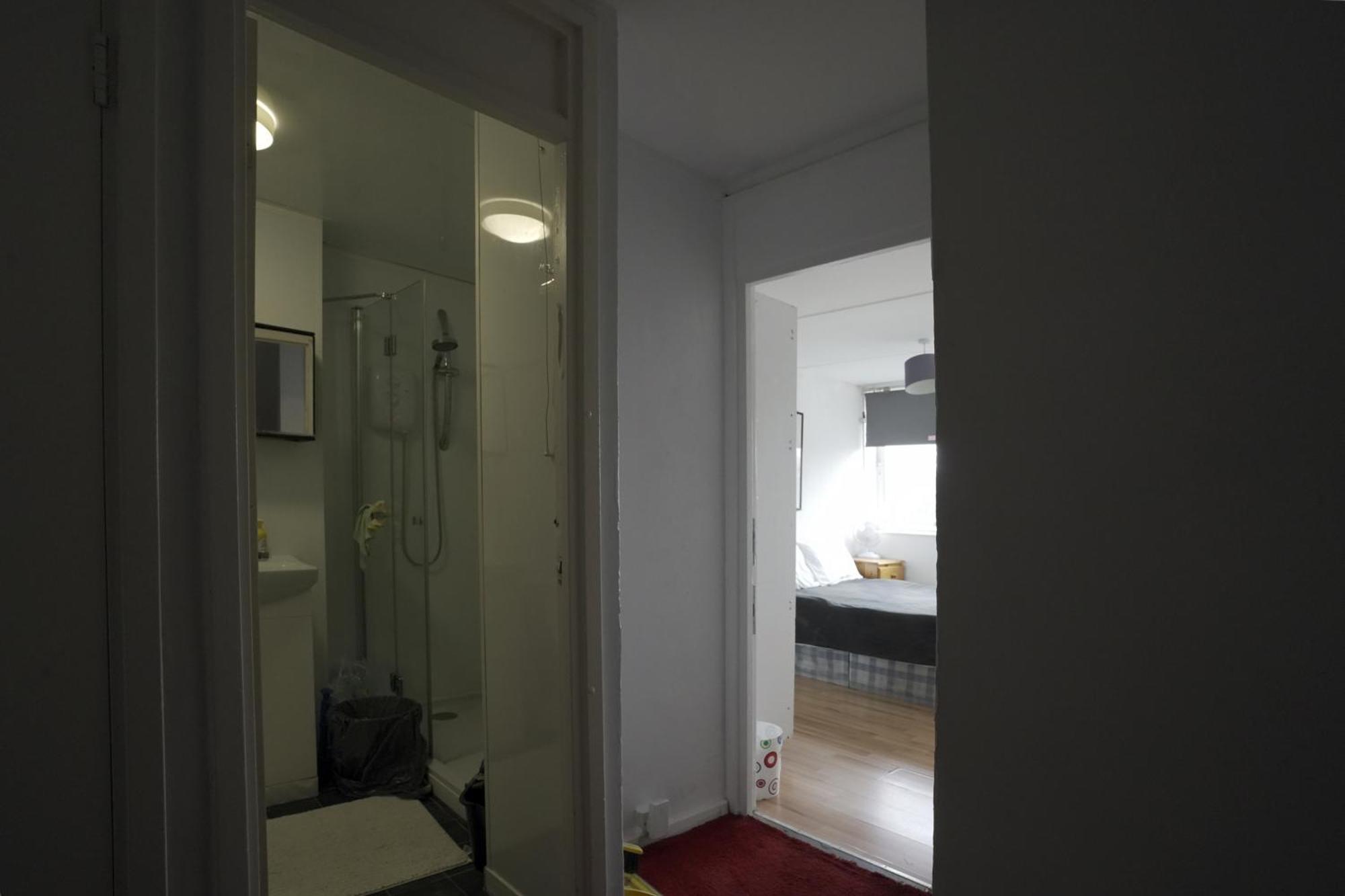 Double Room In Private Apartment London Eksteriør billede