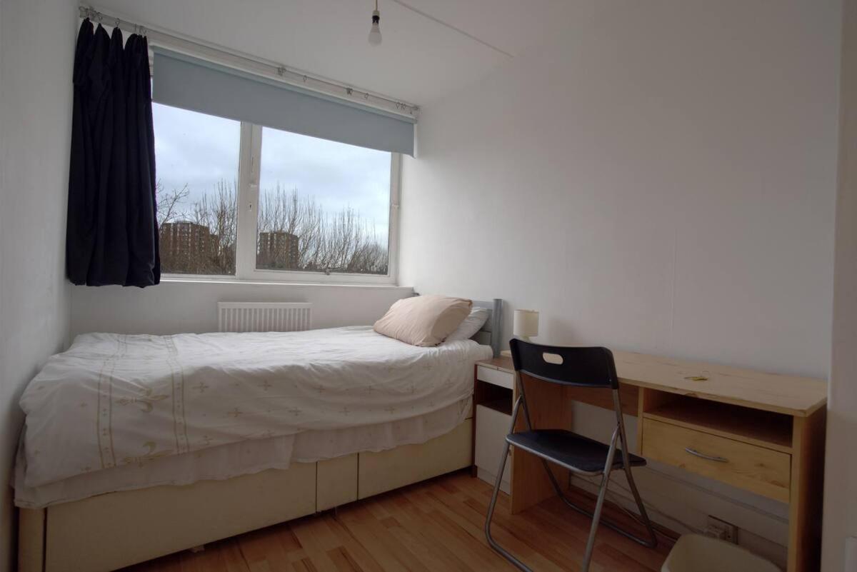 Double Room In Private Apartment London Eksteriør billede